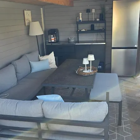 Manus, Fachwerk-idylle & High-end Outdoor-luxus *